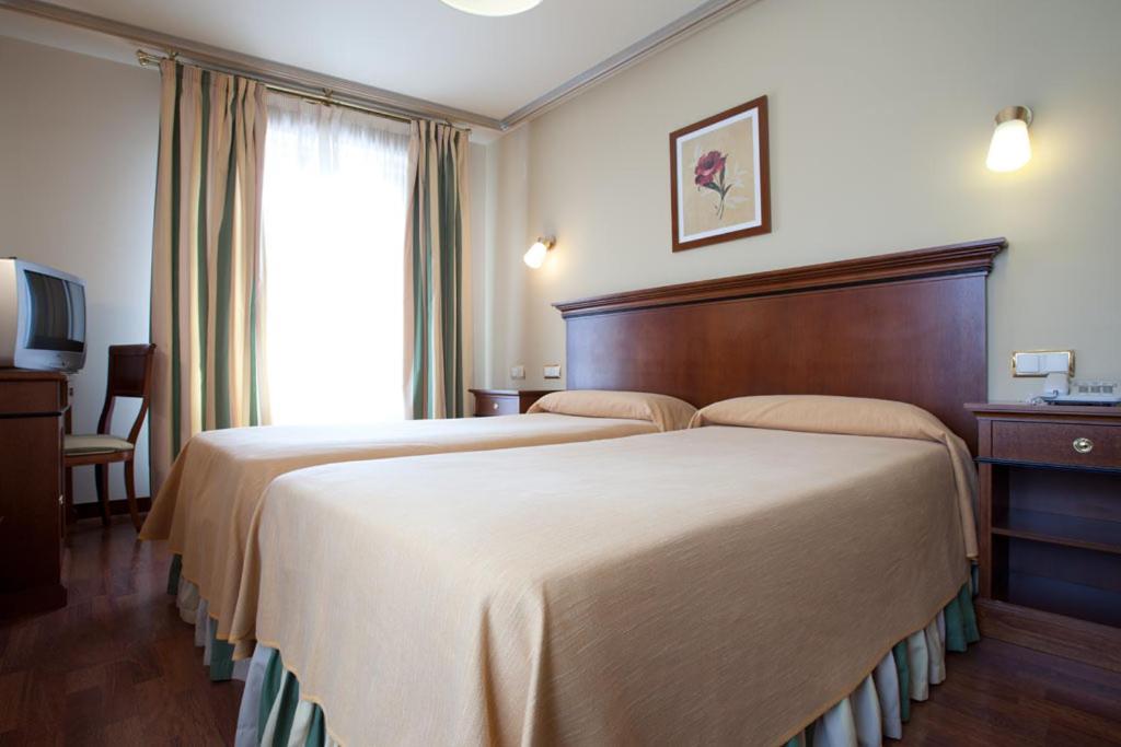 Hotel Azofra Burgo エクステリア 写真