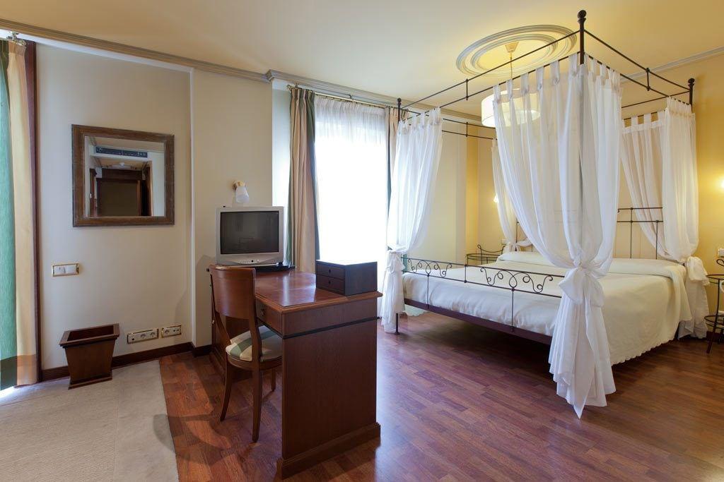 Hotel Azofra Burgo エクステリア 写真