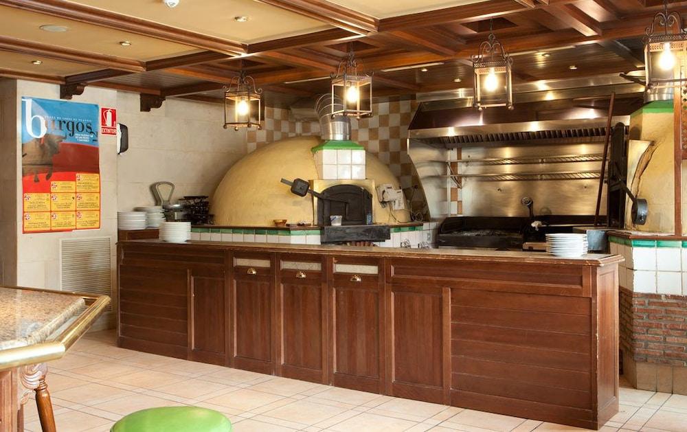 Hotel Azofra Burgo エクステリア 写真
