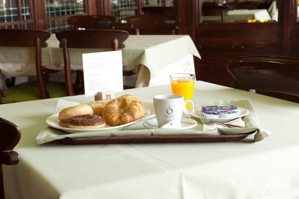 Hotel Azofra Burgo エクステリア 写真