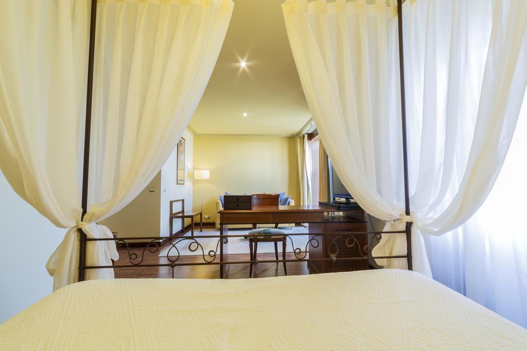 Hotel Azofra Burgo エクステリア 写真