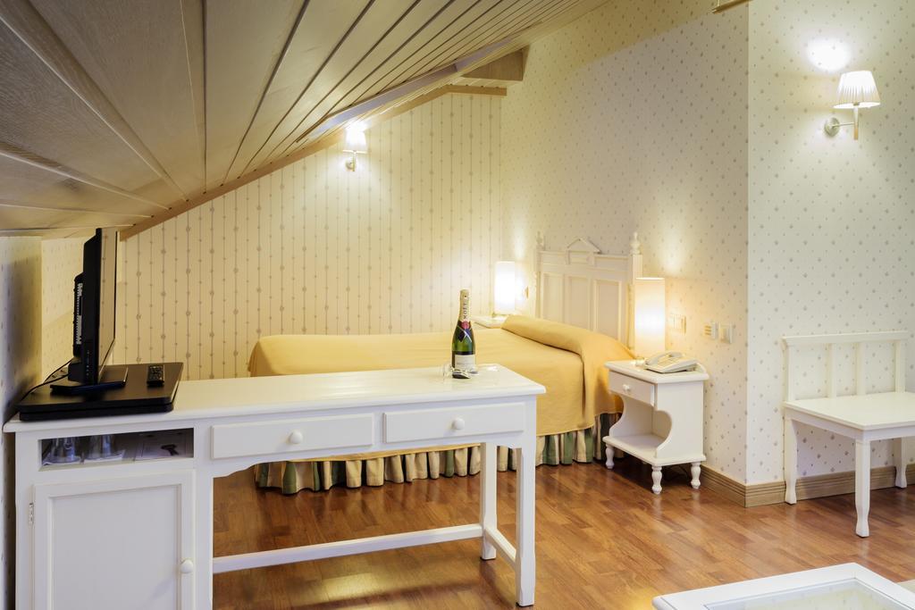 Hotel Azofra Burgo エクステリア 写真